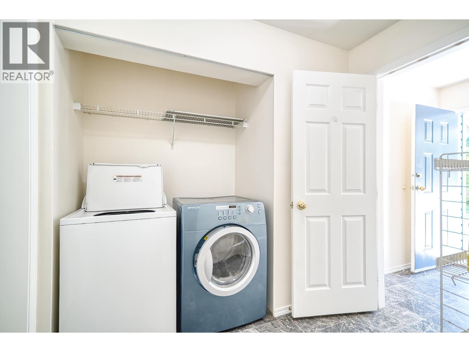 5833 HERON PLACE, Sechelt