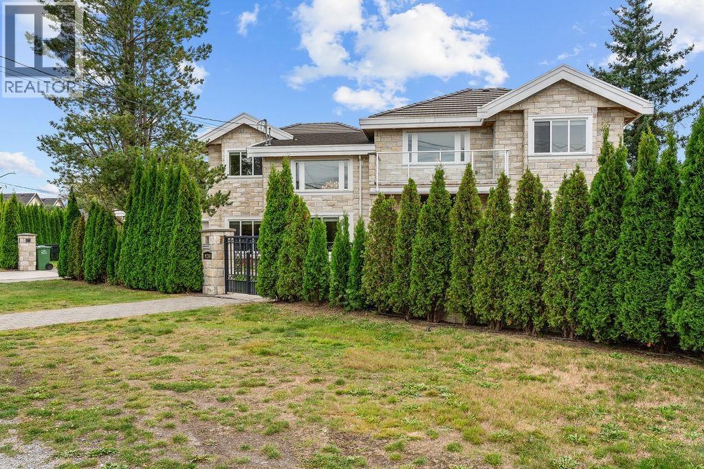 9200 SAUNDERS Road, Richmond