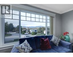 8225 Nw Burnfield Crescent, Burnaby, BC V5E3W6 Photo 13