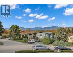 8225 Nw Burnfield Crescent, Burnaby, BC V5E3W6 Photo 6
