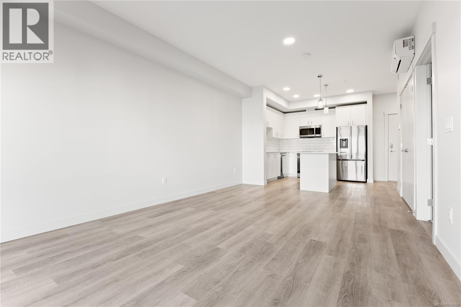 209 120 Jensen Ave W, Parksville