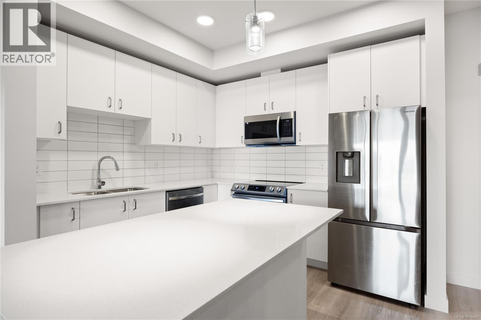 209 120 Jensen Ave W, Parksville