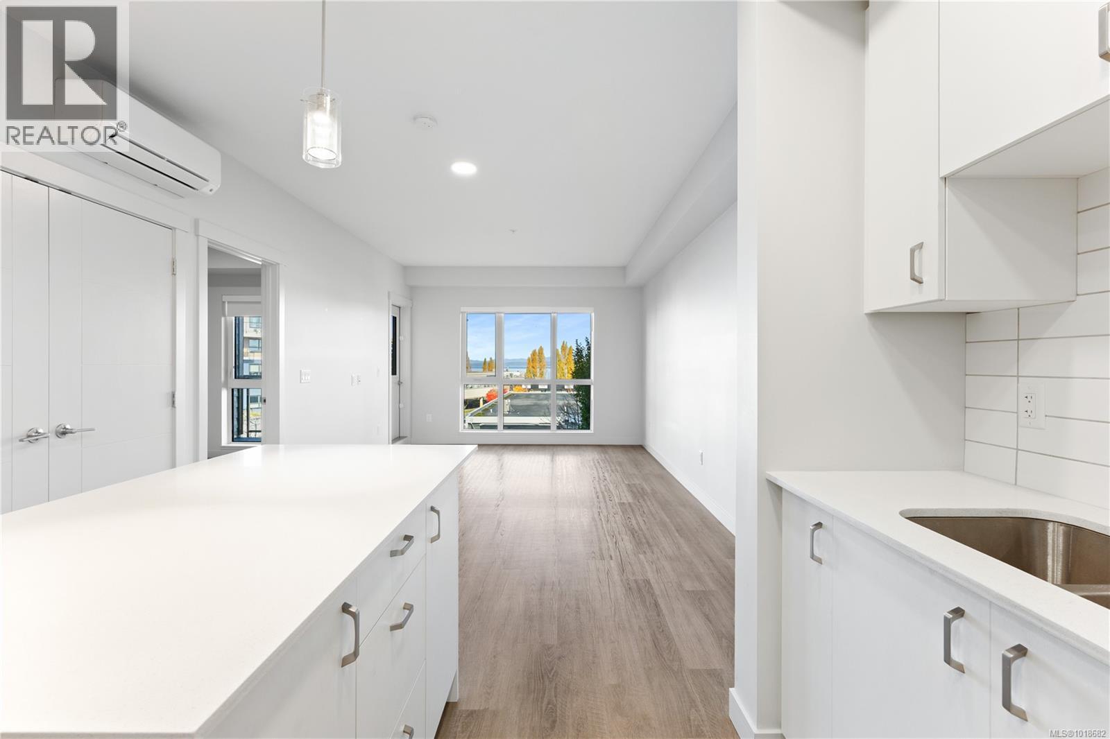 209 120 Jensen Ave W, Parksville