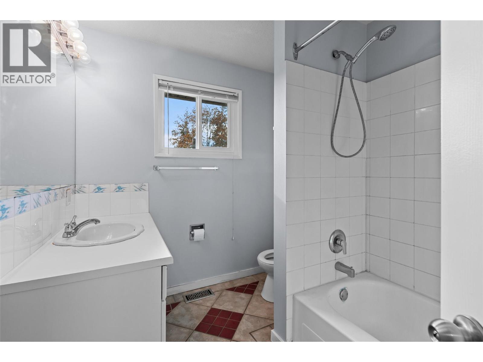  1570 Pasadena Road, Kelowna