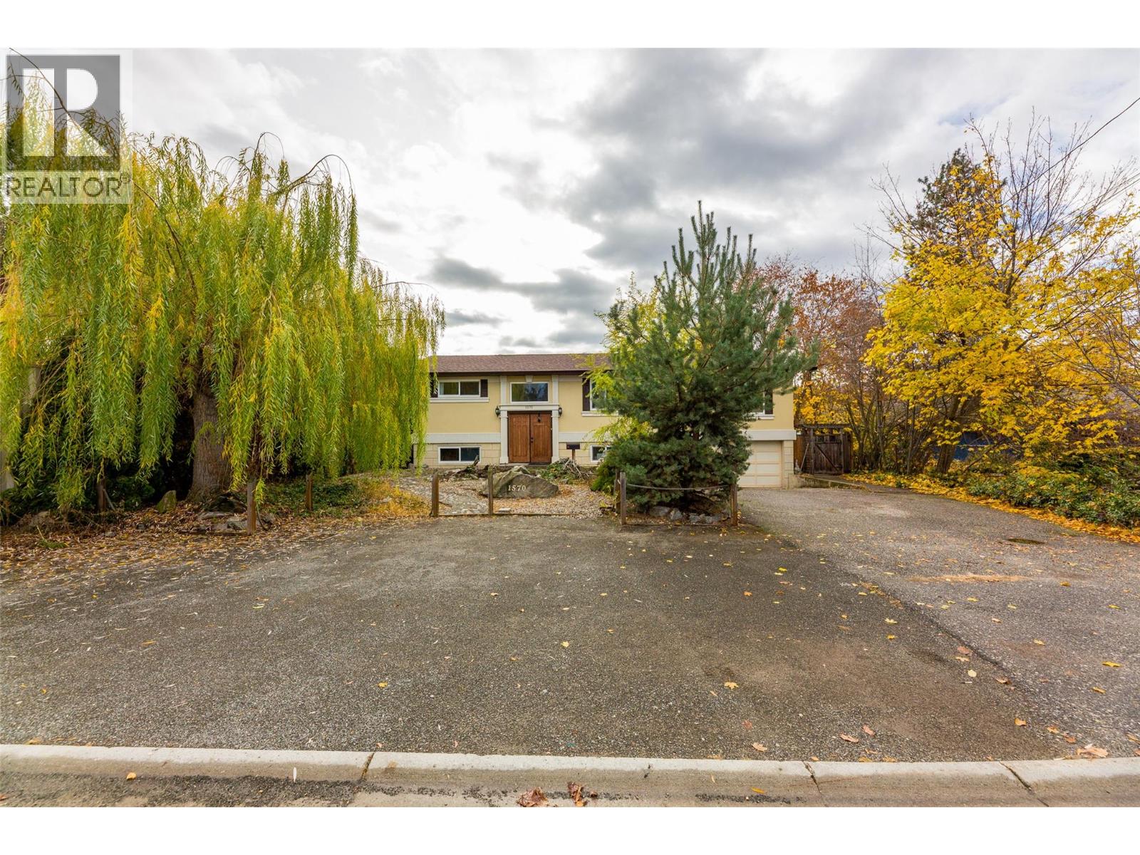  1570 Pasadena Road, Kelowna