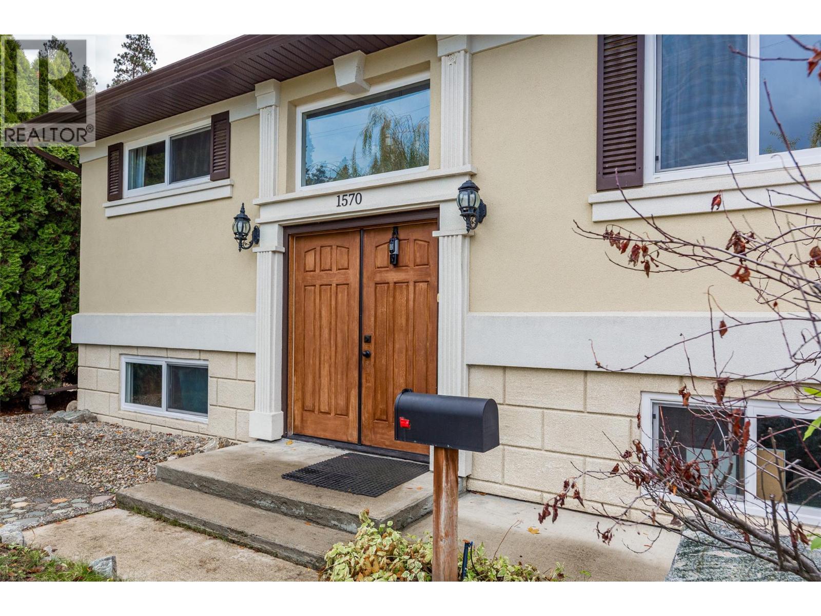  1570 Pasadena Road, Kelowna