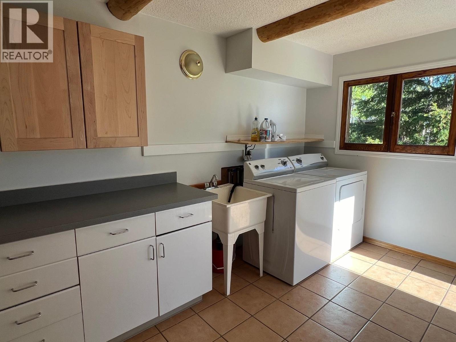 5860 STENMAN Road, Smithers