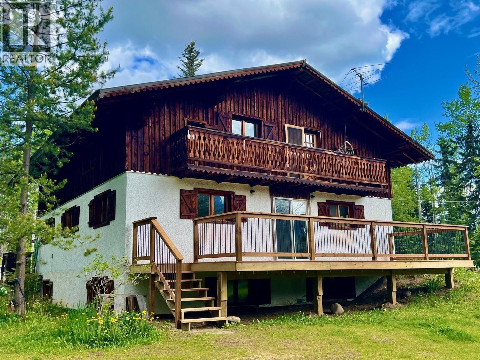 5860 STENMAN Road, Smithers