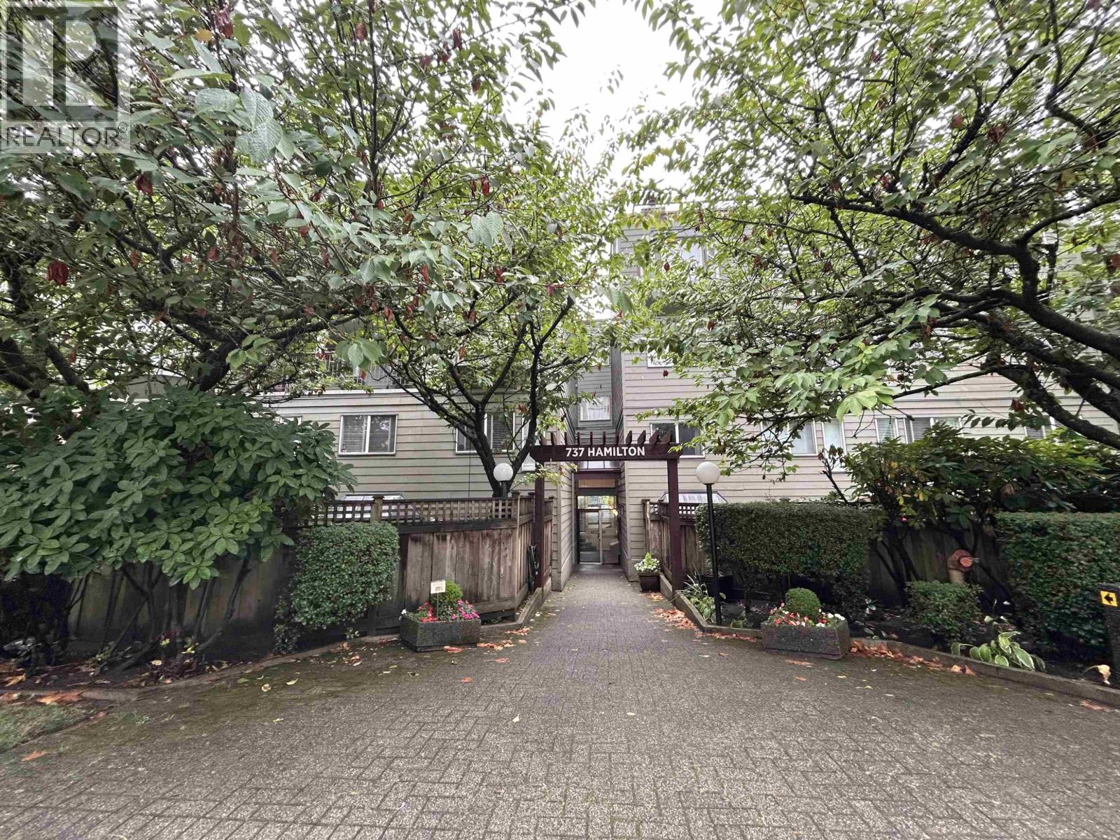 208 737 HAMILTON STREET, New Westminster