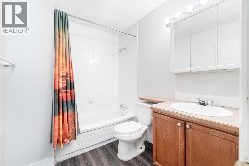 Single Family House 4 Level for Sale in    Street NE Marlborough Calgary 