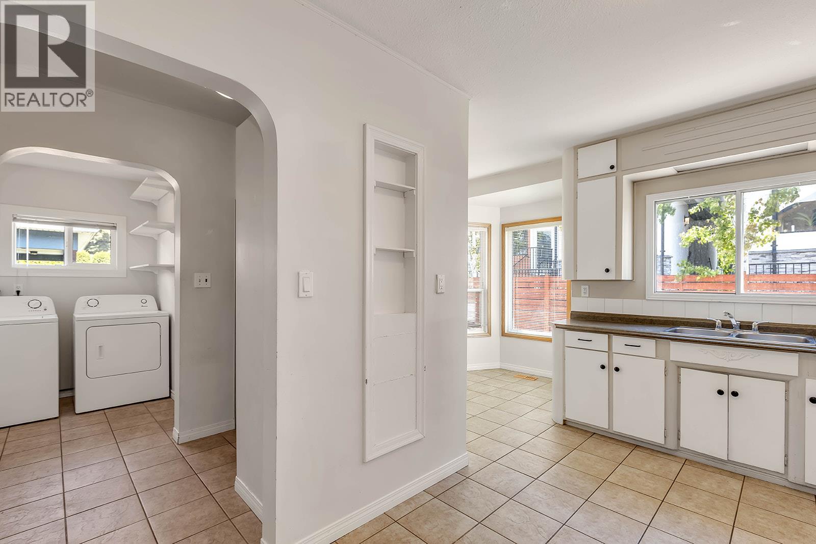  550 Patterson Avenue, Kelowna