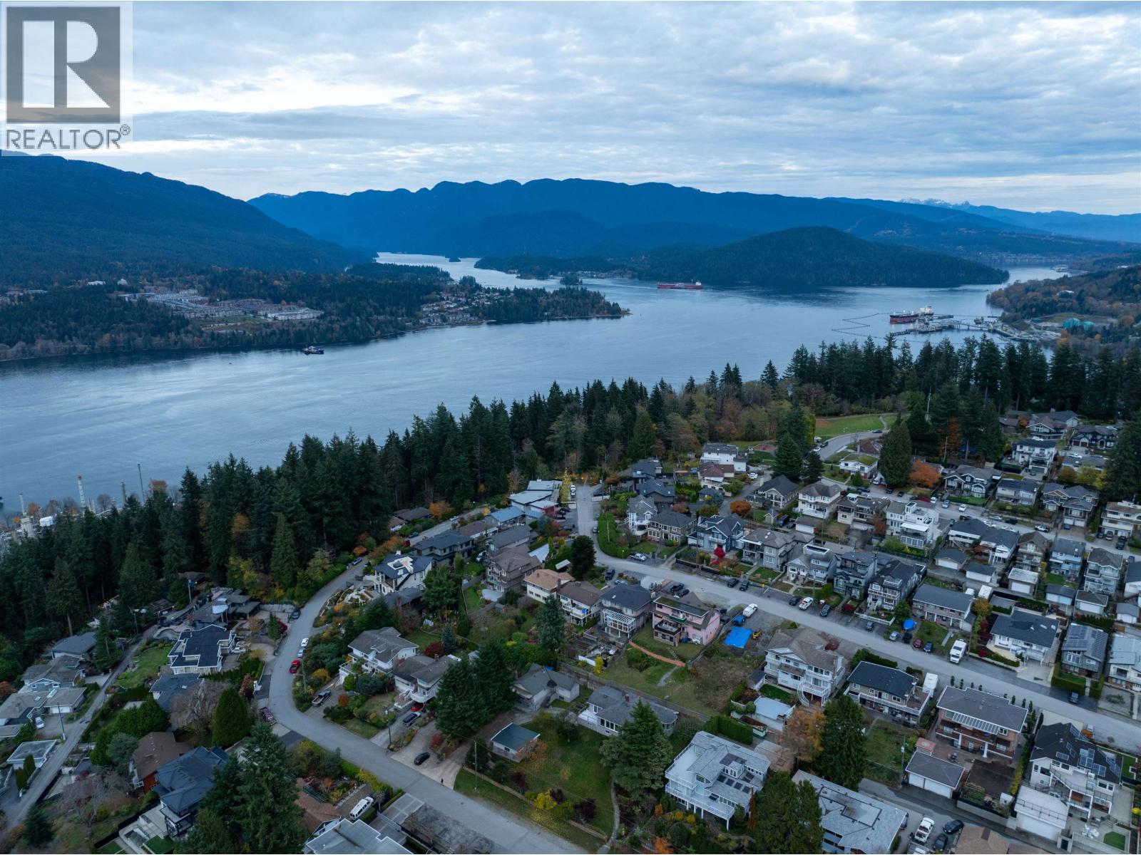 34 N HYTHE AVENUE, Burnaby