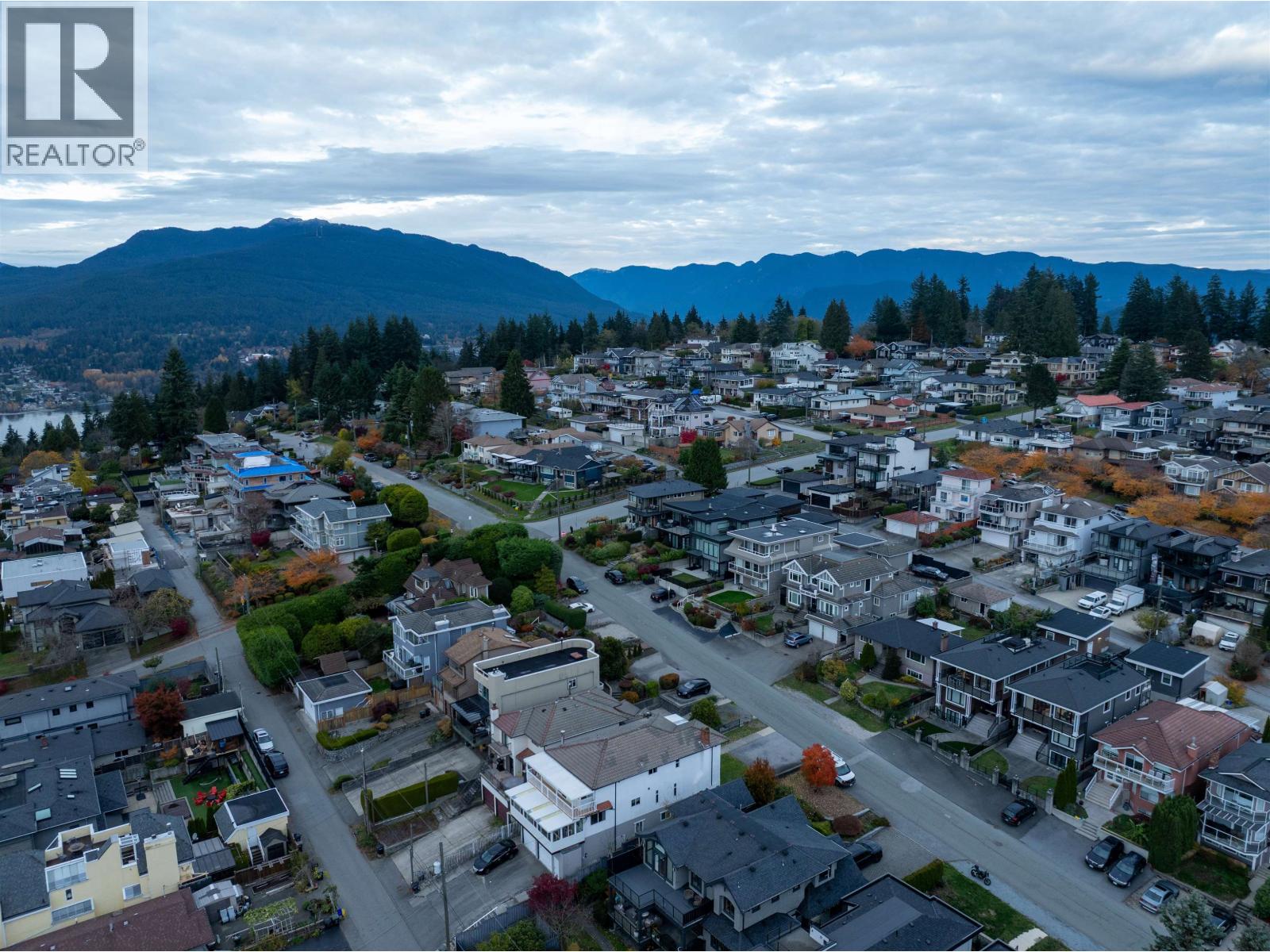 34 N HYTHE AVENUE, Burnaby