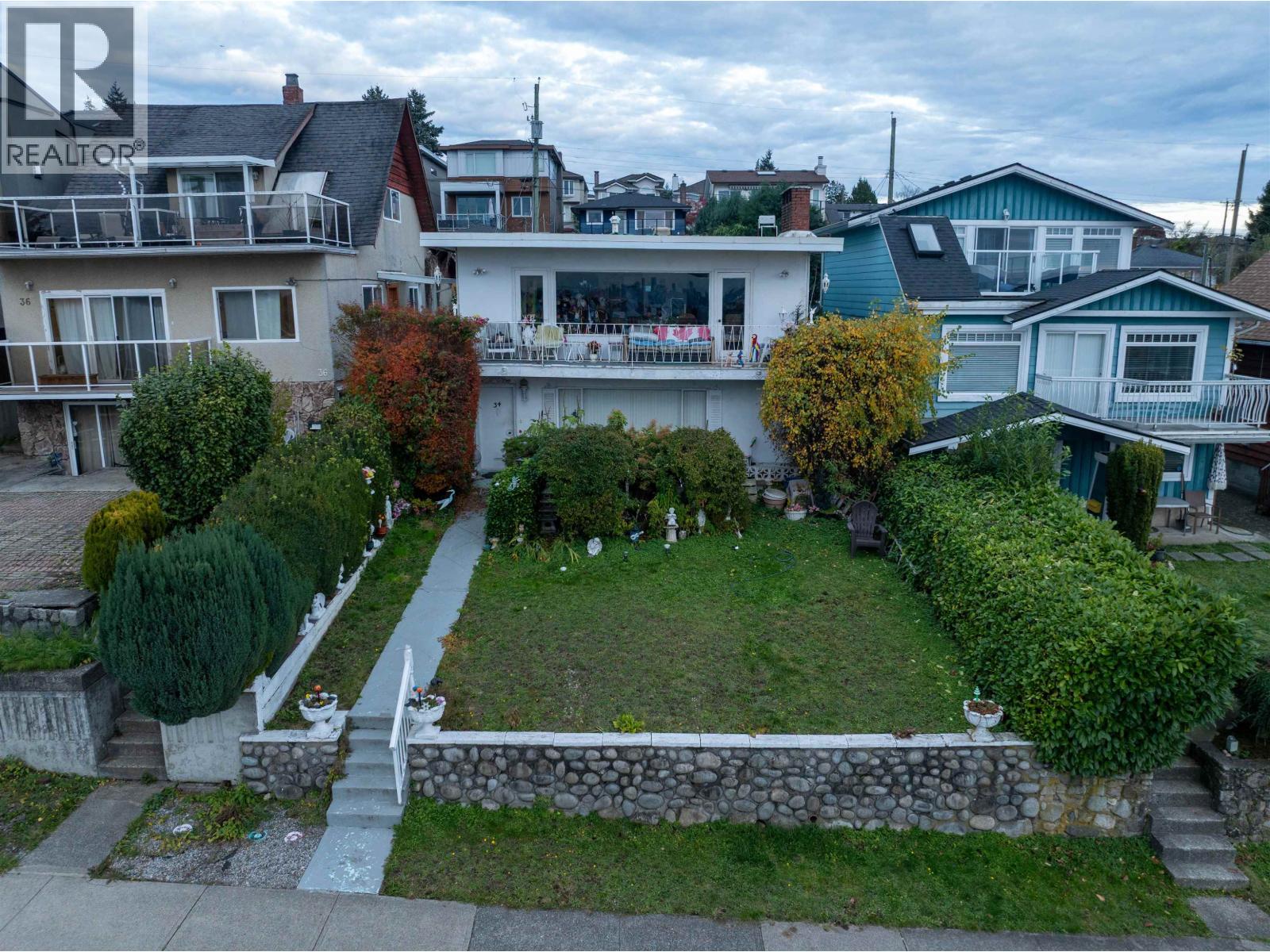 34 N HYTHE AVENUE, Burnaby