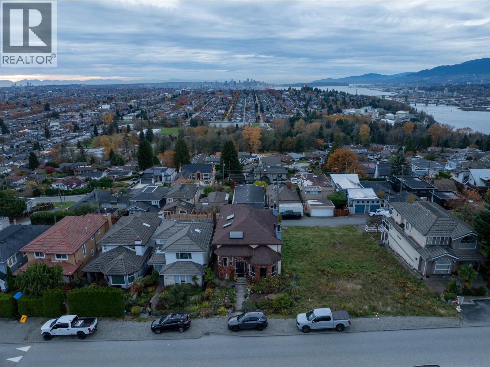 34 N HYTHE AVENUE, Burnaby