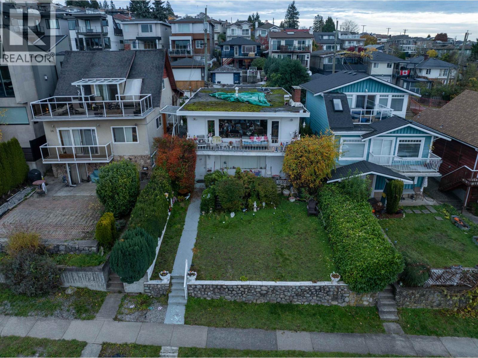 34 N HYTHE AVENUE, Burnaby