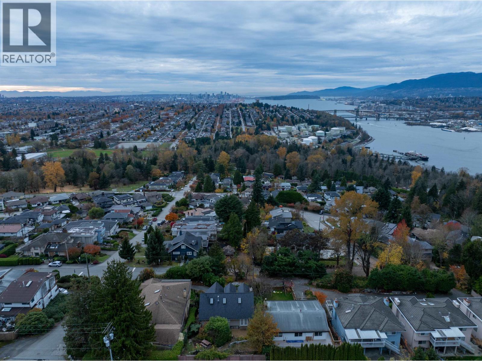 34 N HYTHE AVENUE, Burnaby