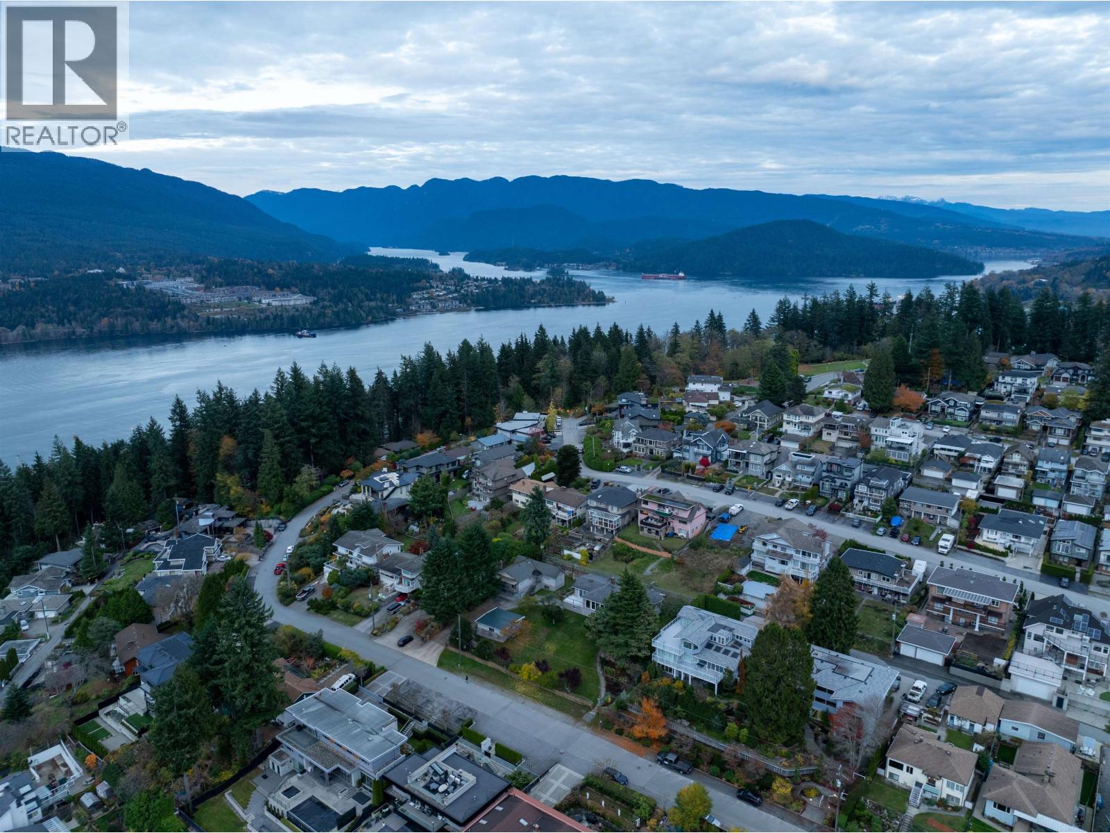 34 N HYTHE AVENUE, Burnaby