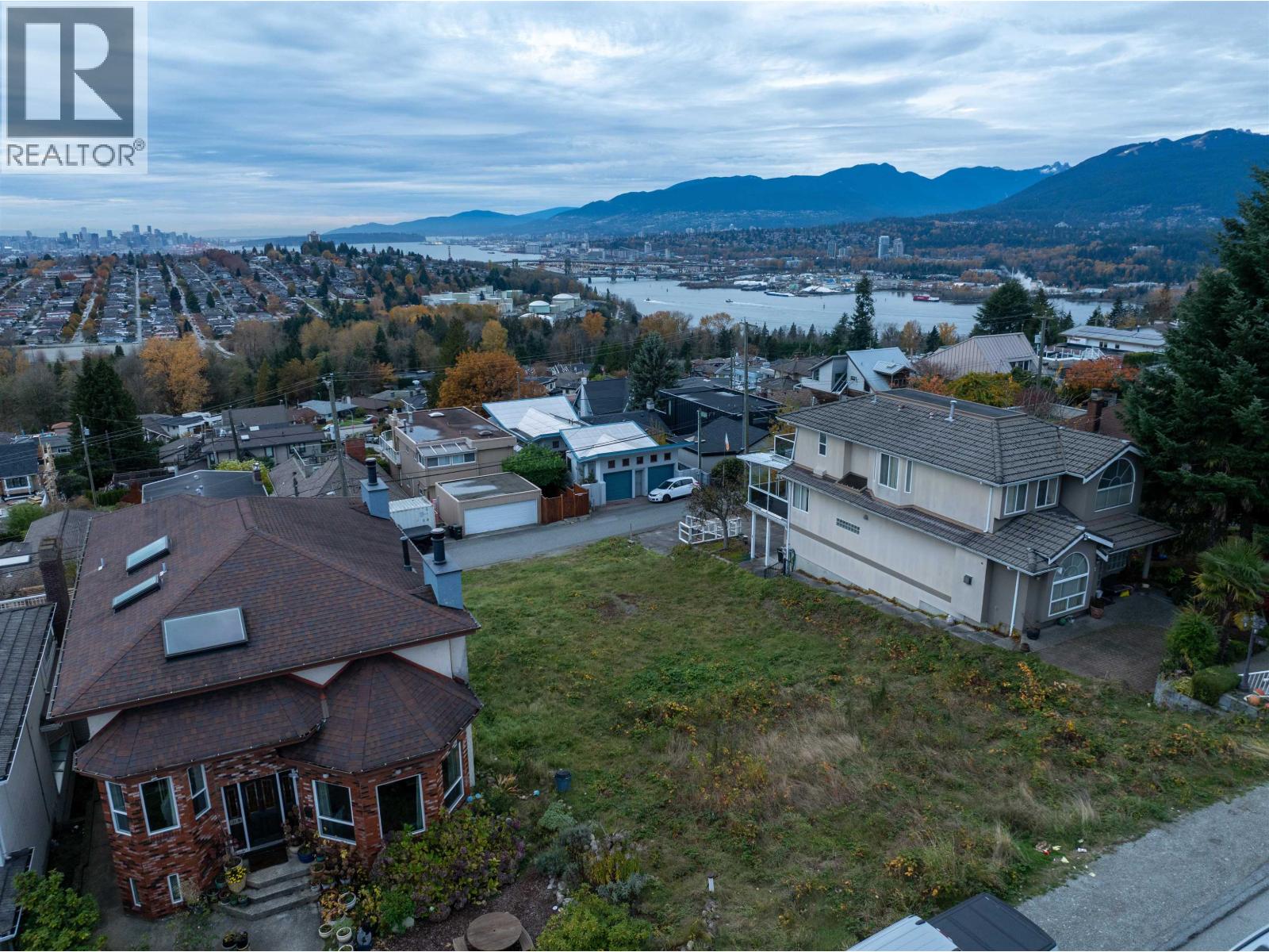 34 N HYTHE AVENUE, Burnaby