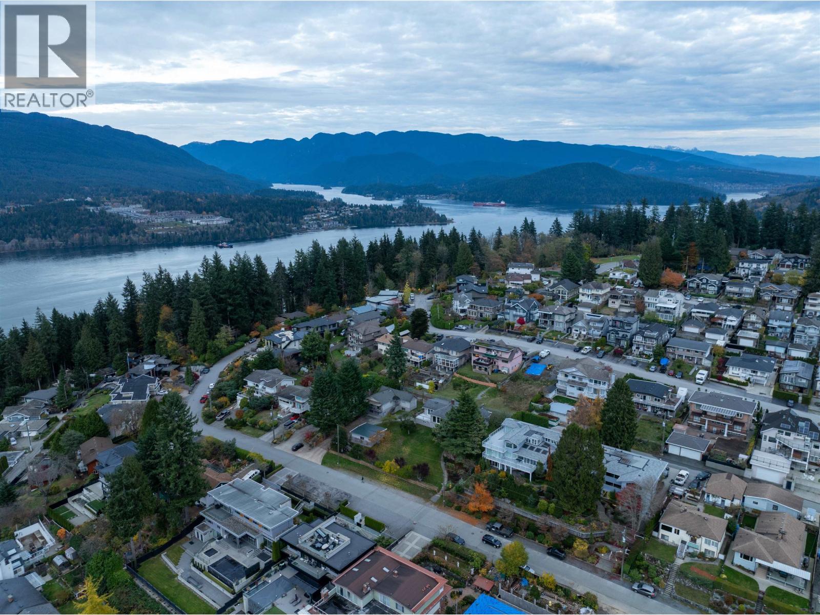 34 N HYTHE AVENUE, Burnaby