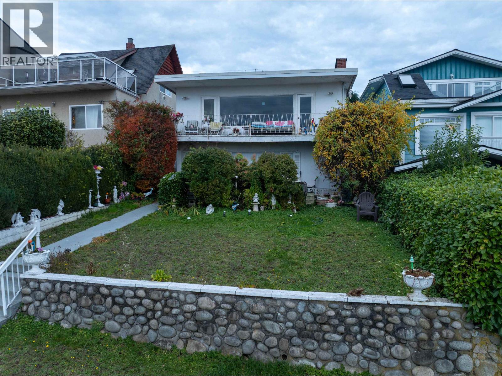 34 N HYTHE AVENUE, Burnaby
