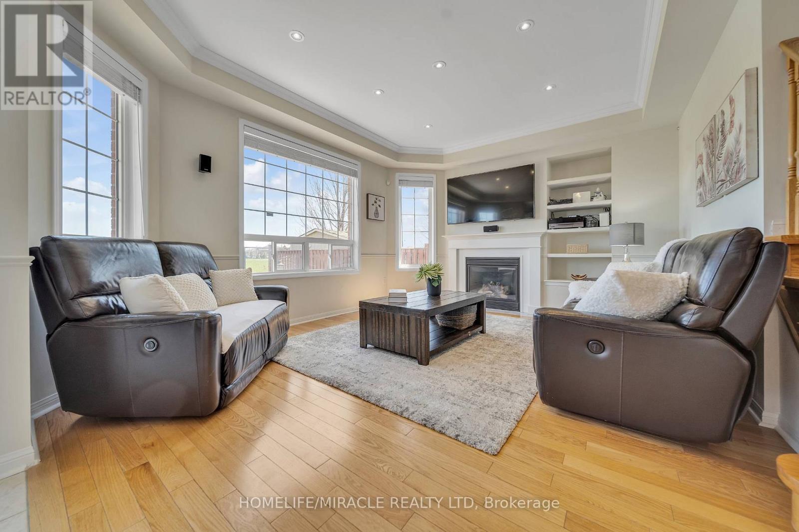 13 BONAVISTA DRIVE - 15