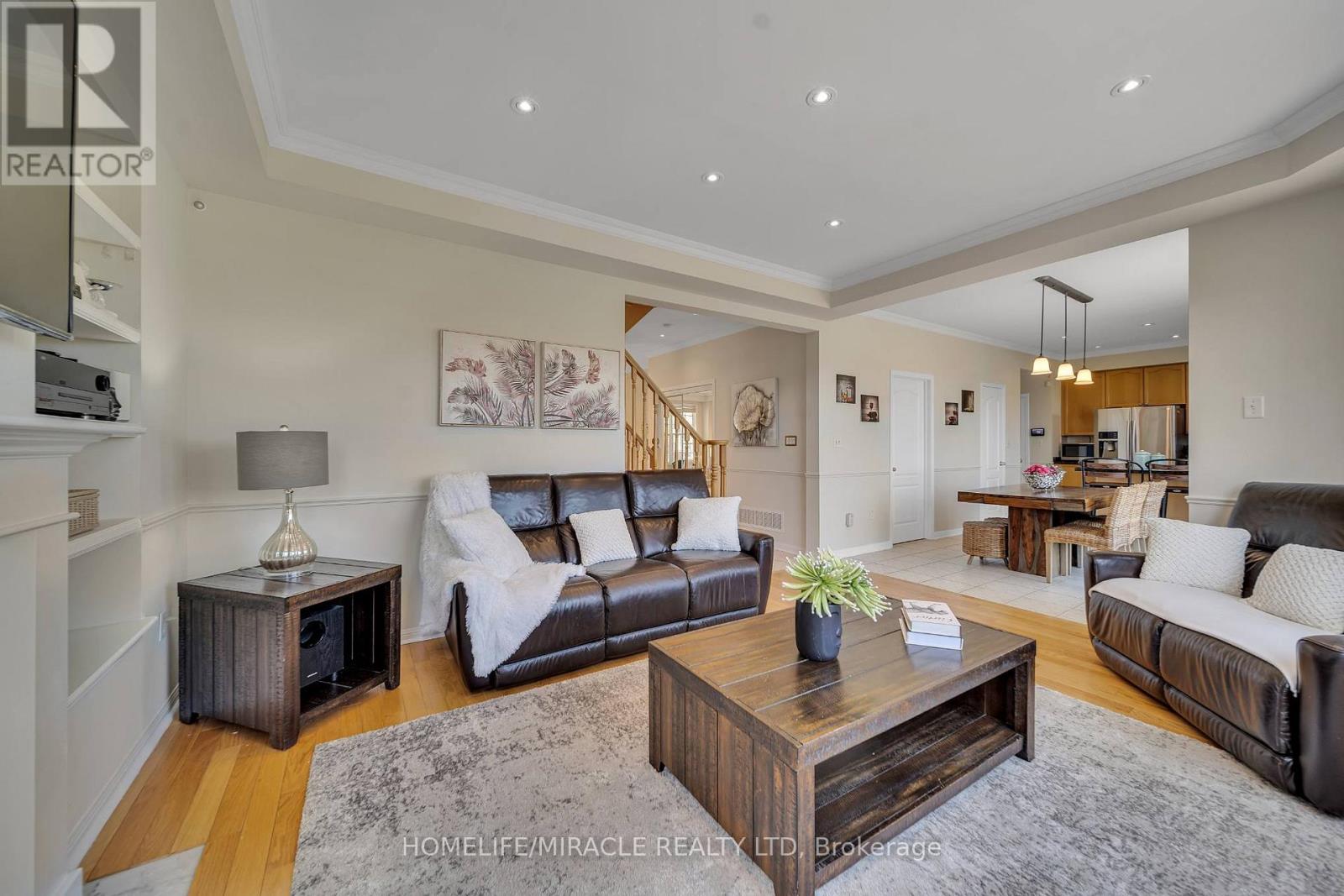 13 BONAVISTA DRIVE - 16