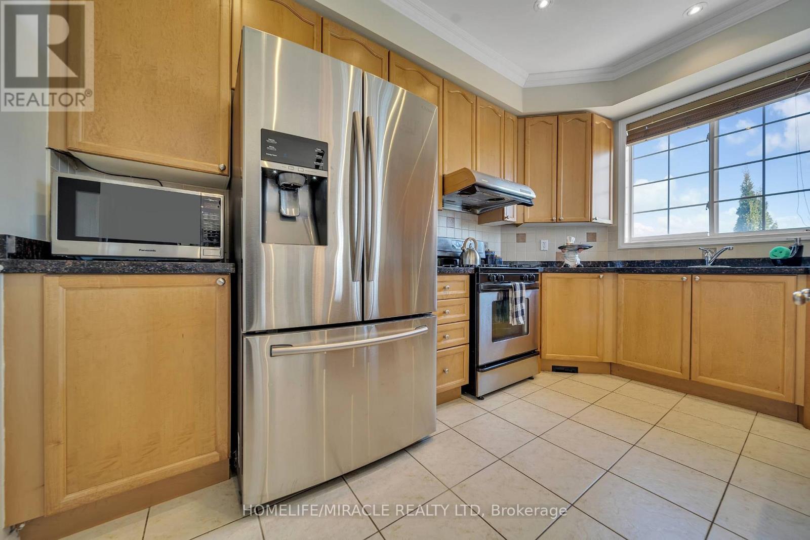 13 BONAVISTA DRIVE - 19