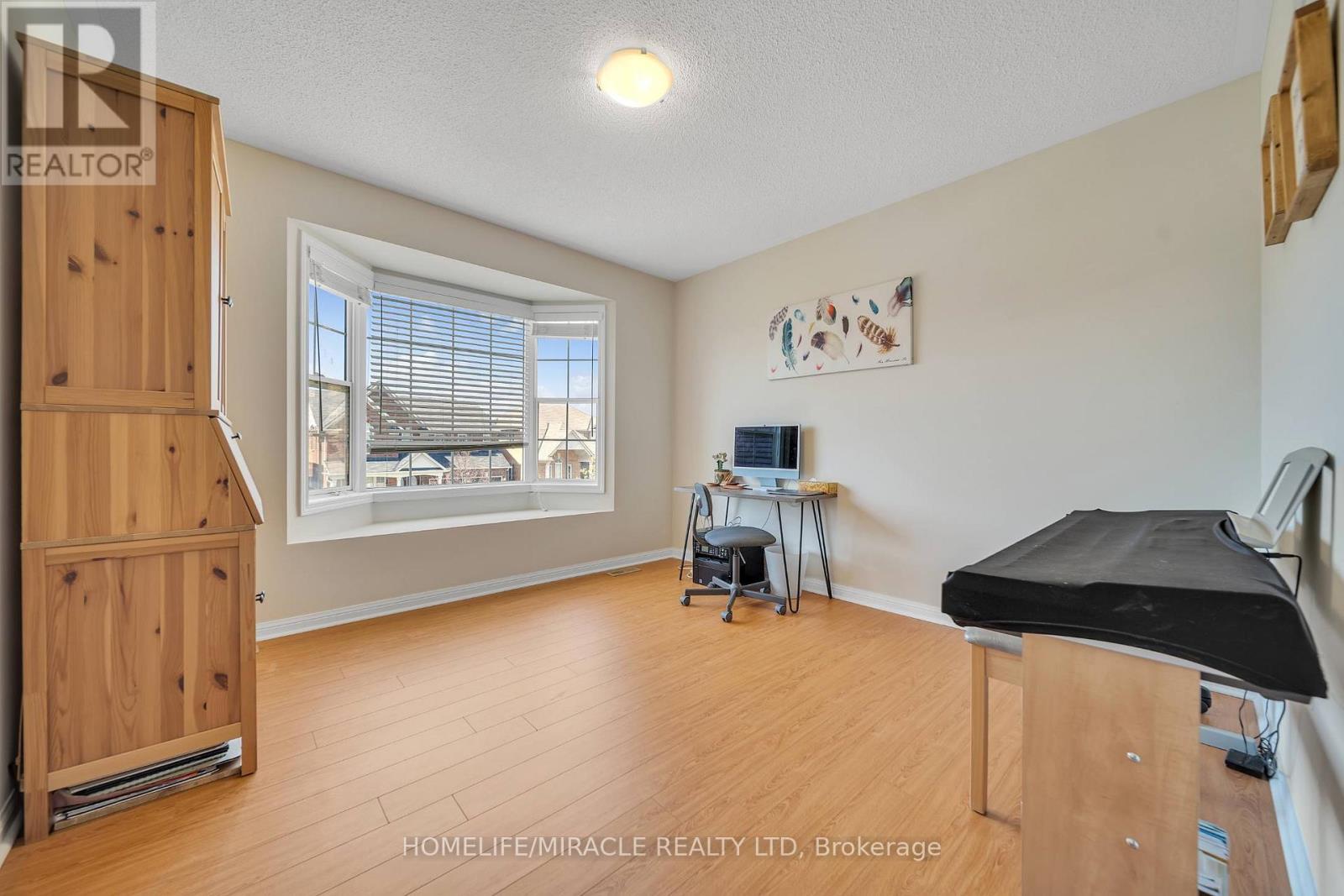 13 BONAVISTA DRIVE - 31