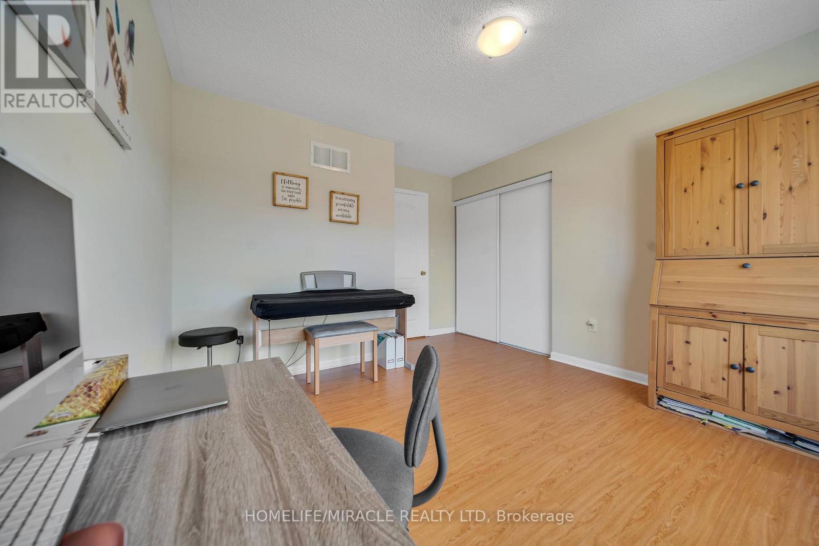 13 BONAVISTA DRIVE - 32