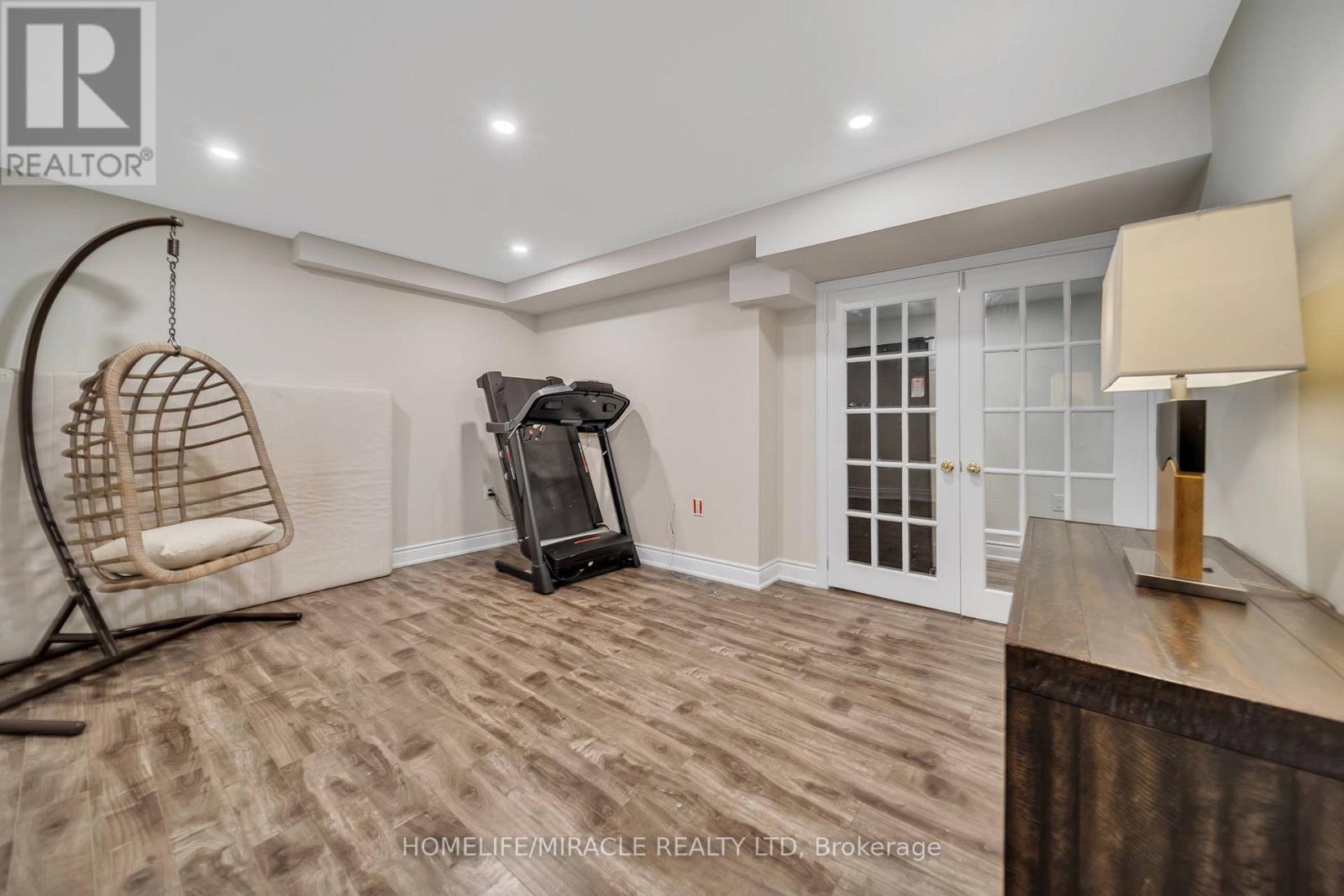 13 BONAVISTA DRIVE - 41