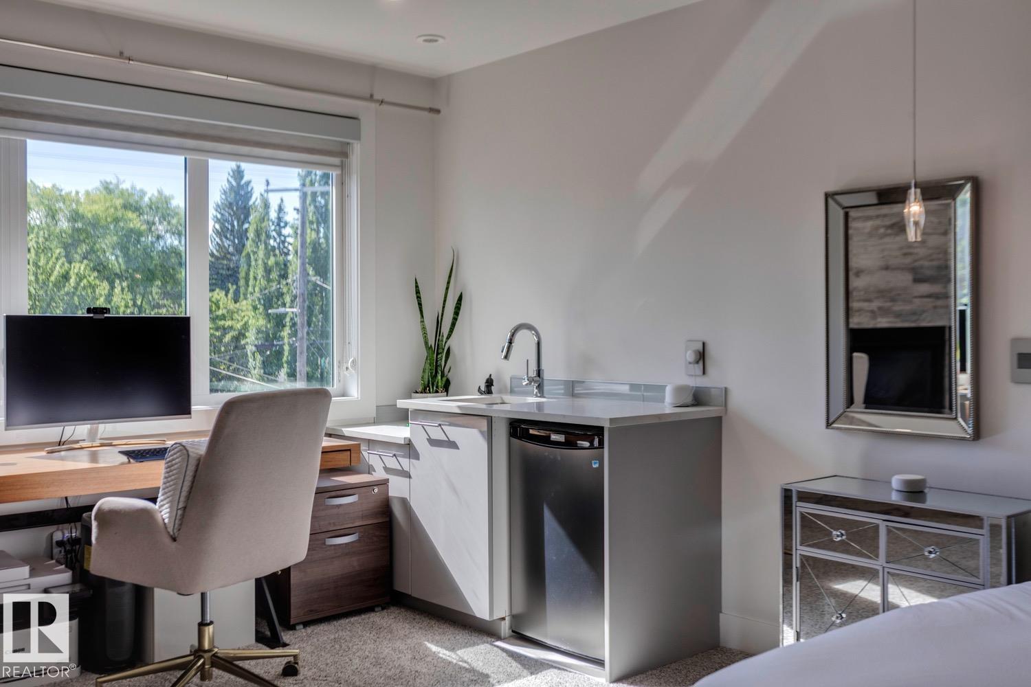 14643 92A AV NW, Edmonton