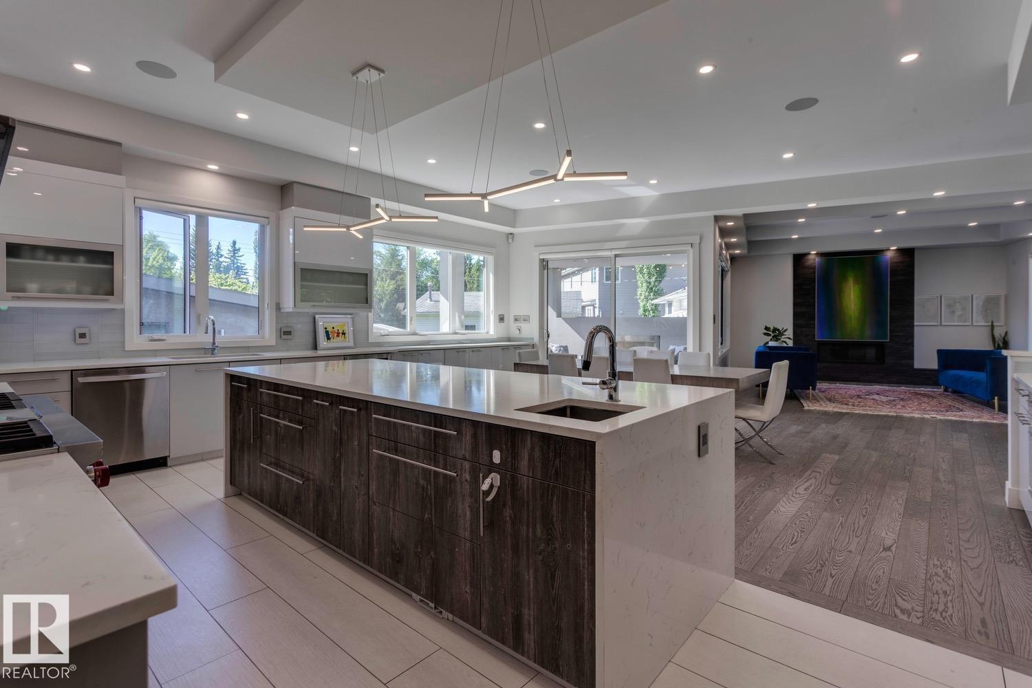 14643 92A AV NW, Edmonton