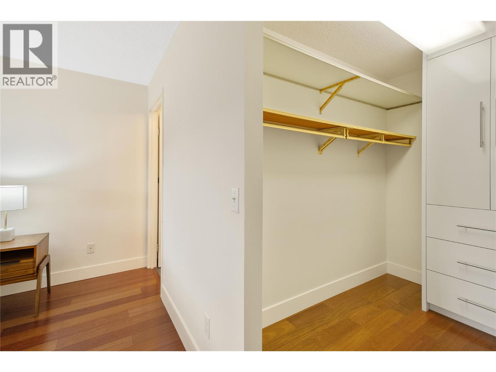 1206 737 Leon Avenue, Kelowna