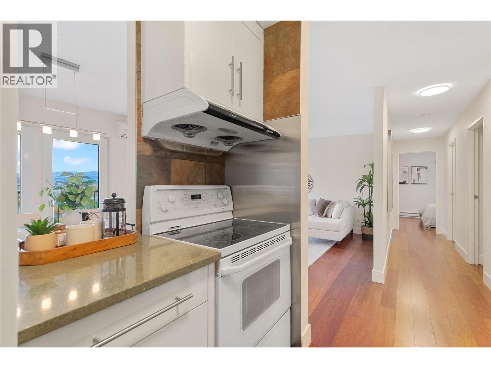 1206 737 Leon Avenue, Kelowna