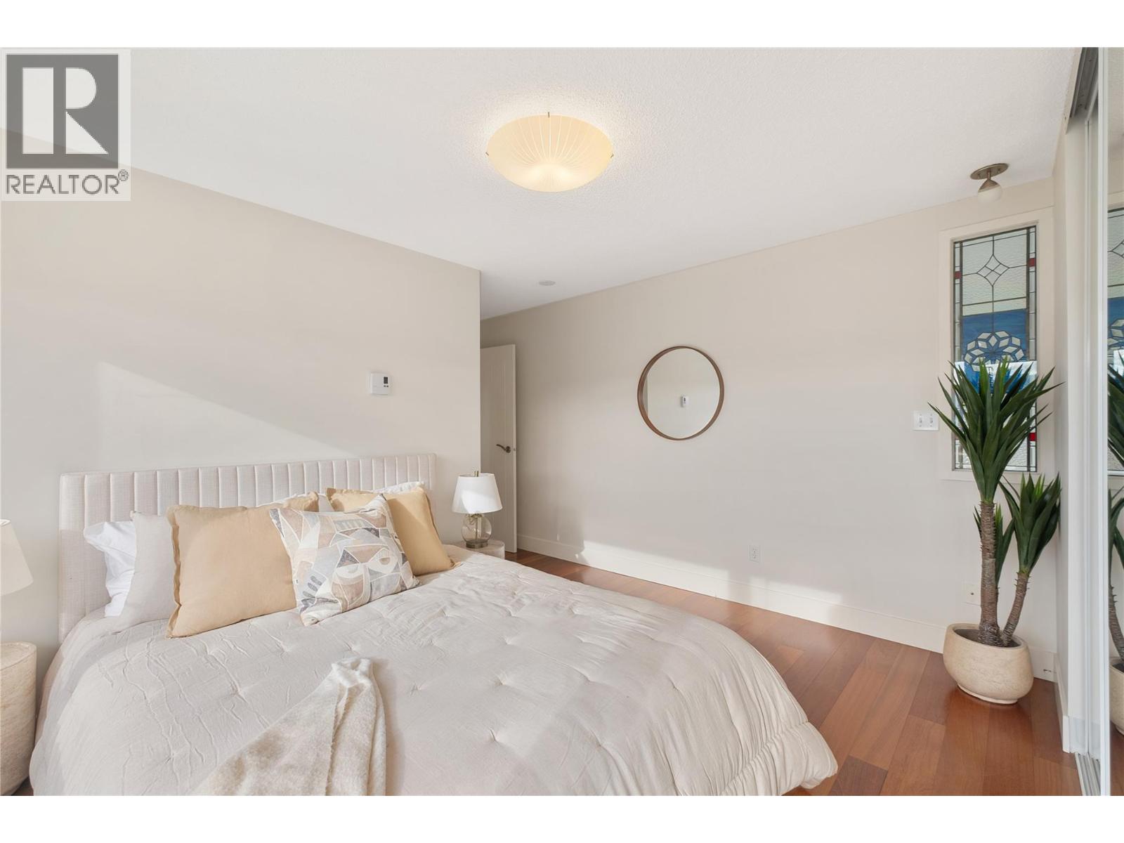 1206 737 Leon Avenue, Kelowna