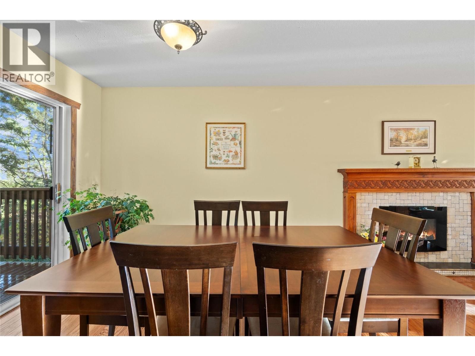  2164 Tomat Avenue, West Kelowna