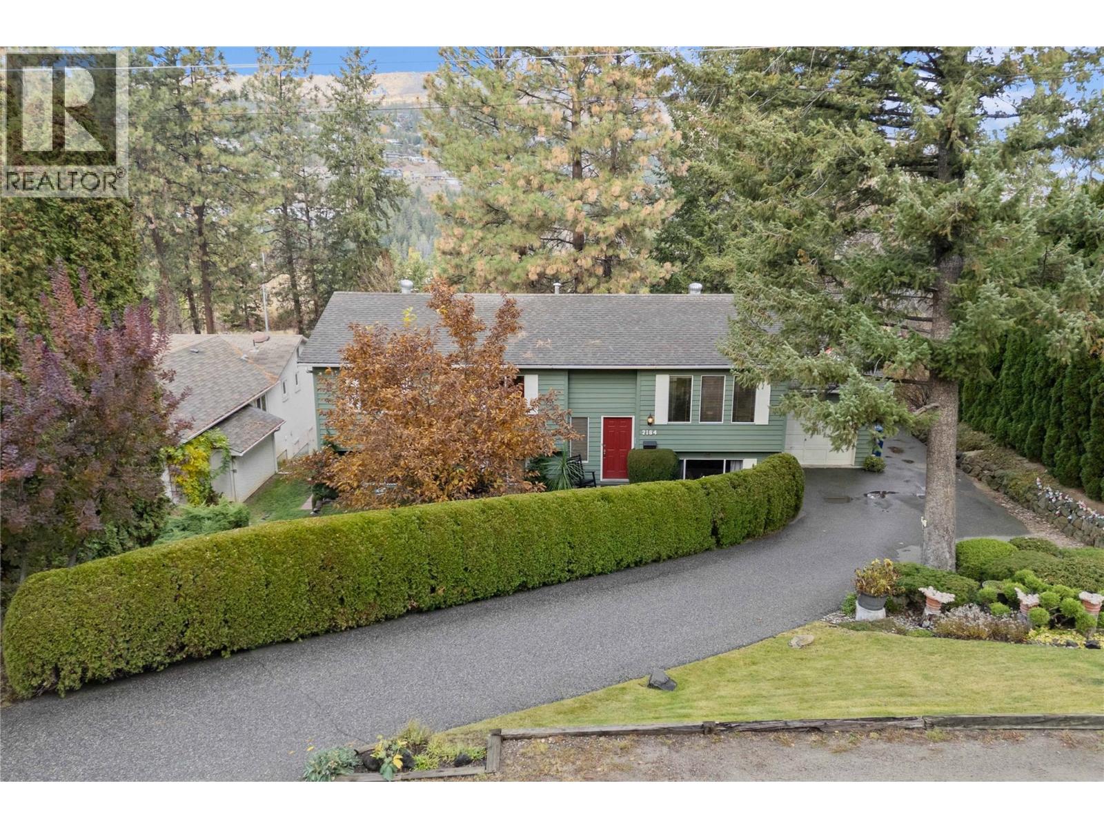  2164 Tomat Avenue, West Kelowna