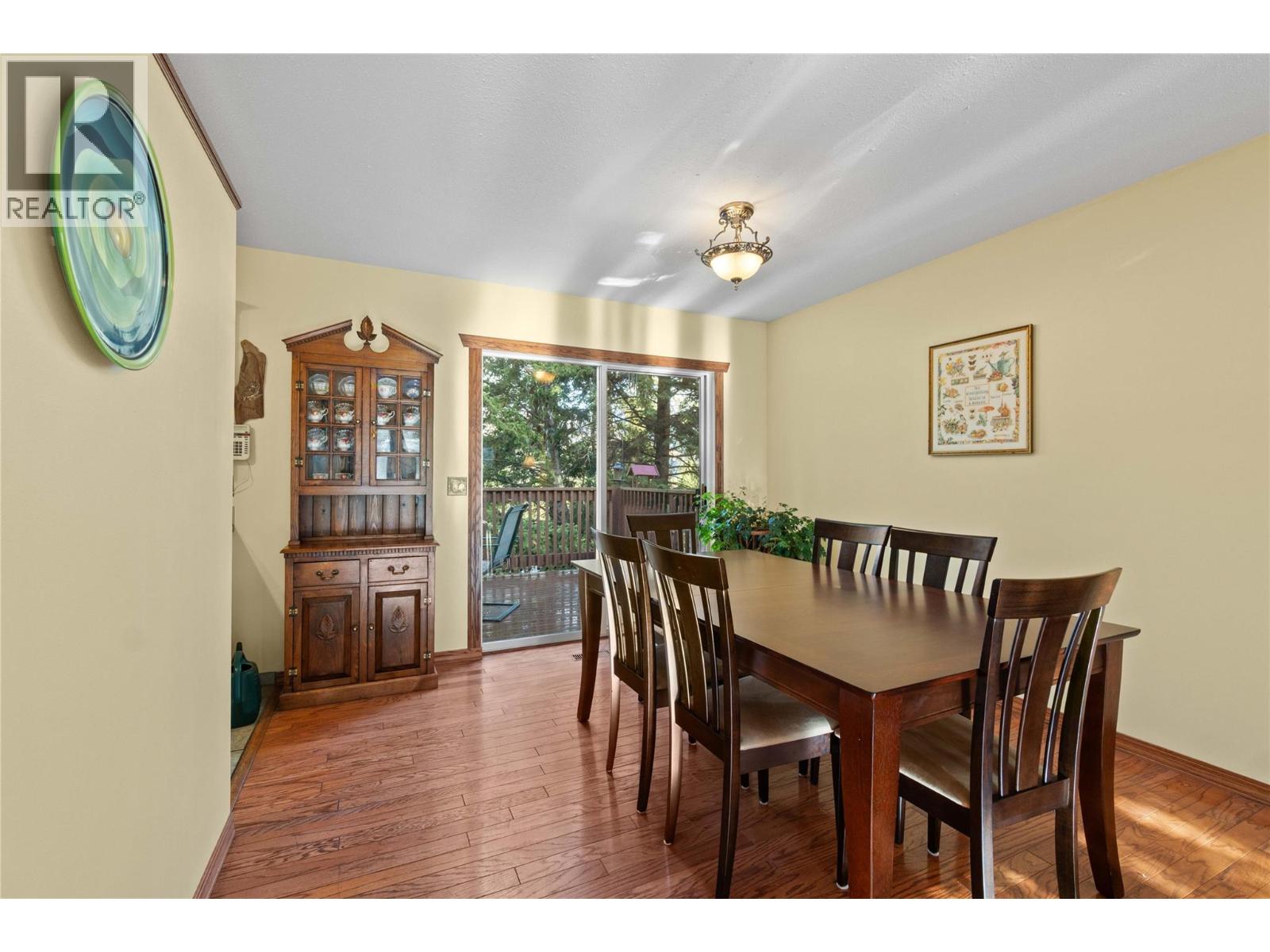  2164 Tomat Avenue, West Kelowna