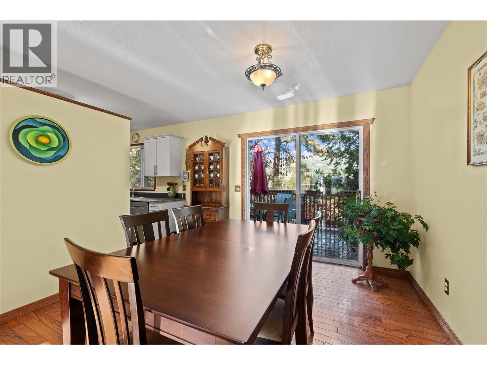  2164 Tomat Avenue, West Kelowna