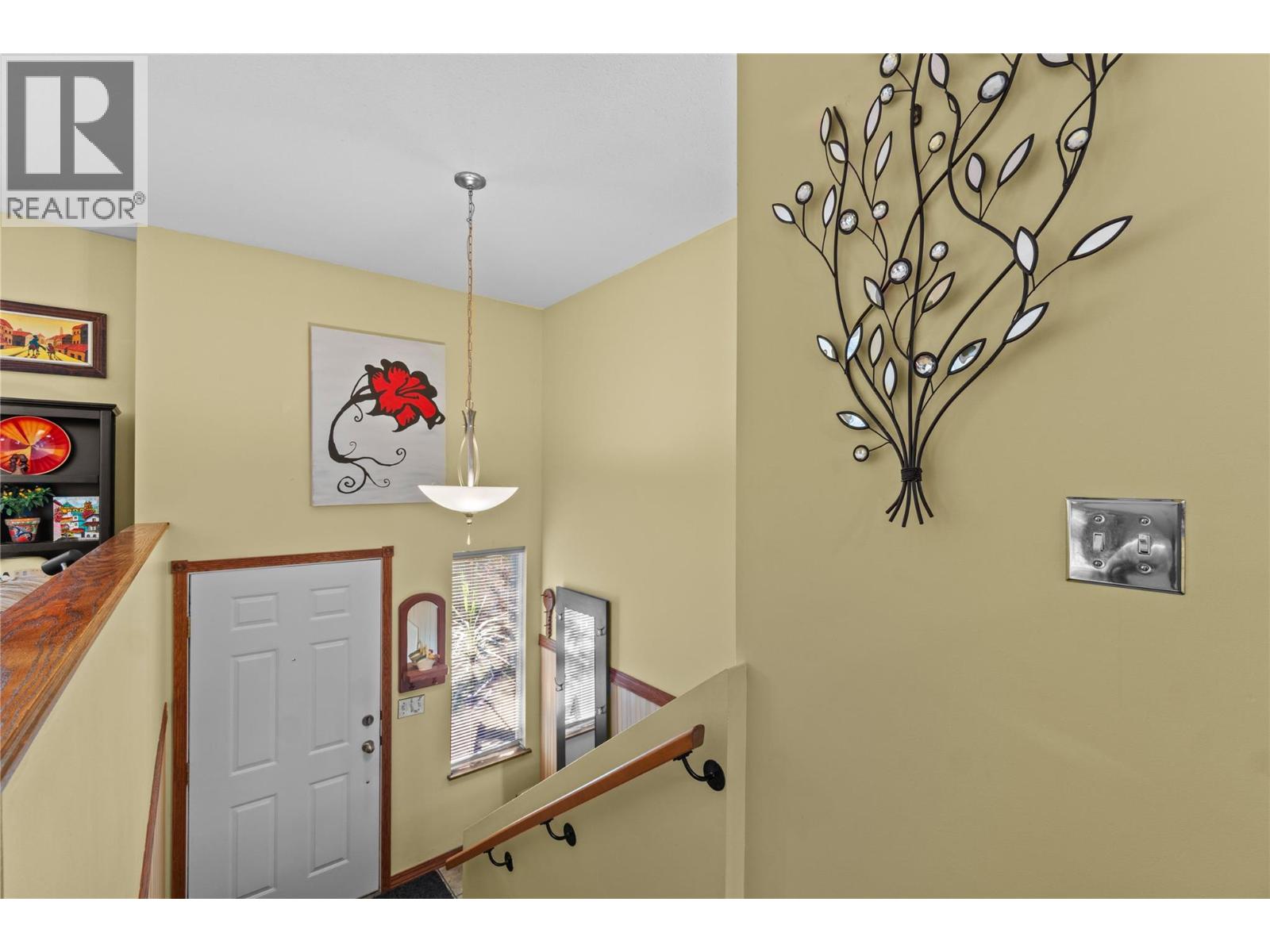  2164 Tomat Avenue, West Kelowna