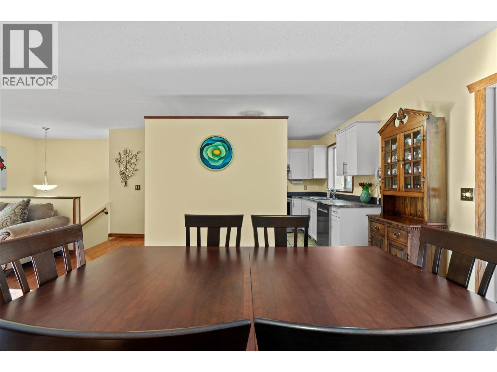  2164 Tomat Avenue, West Kelowna