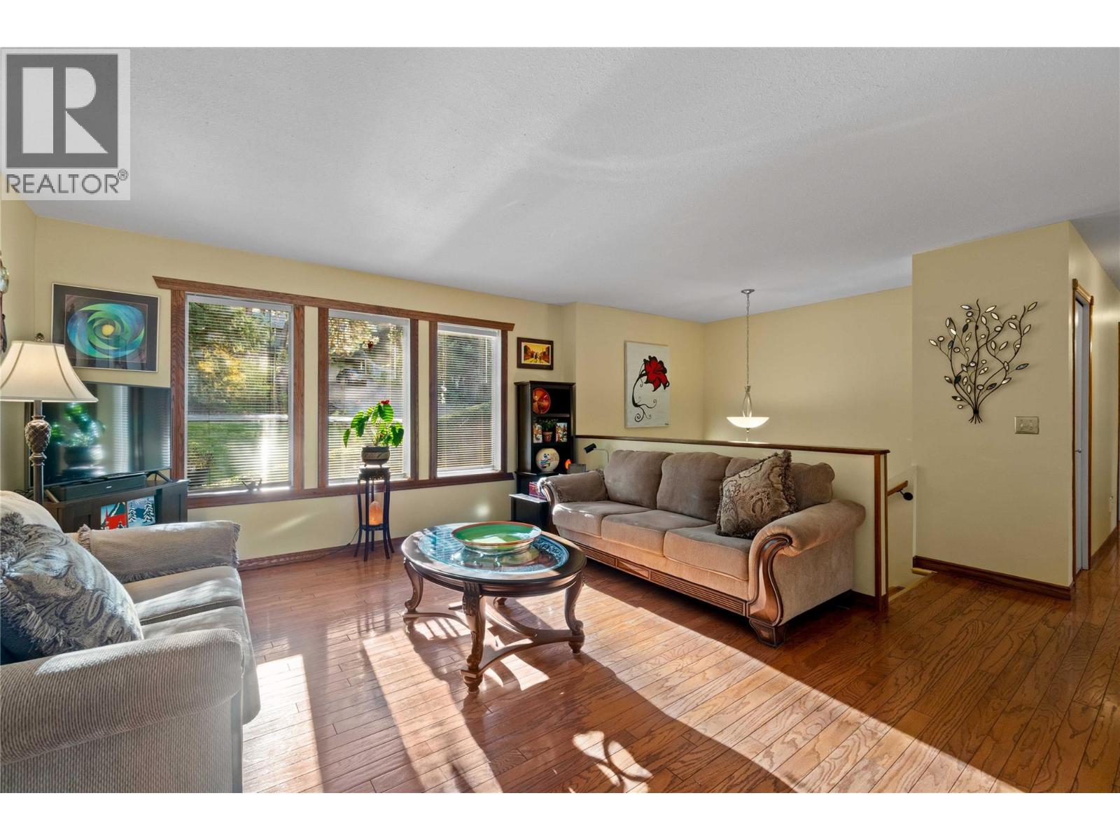  2164 Tomat Avenue, West Kelowna