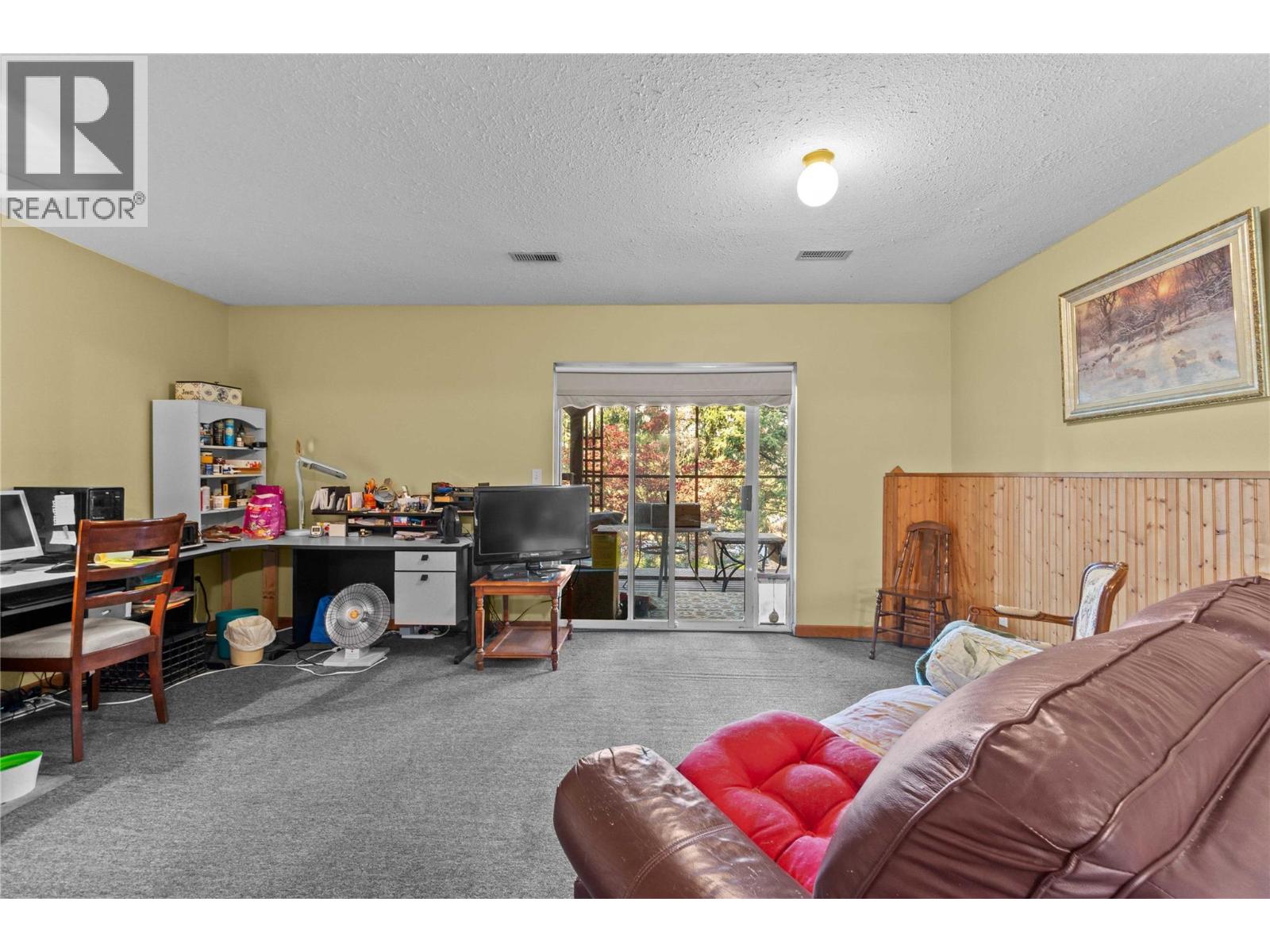  2164 Tomat Avenue, West Kelowna