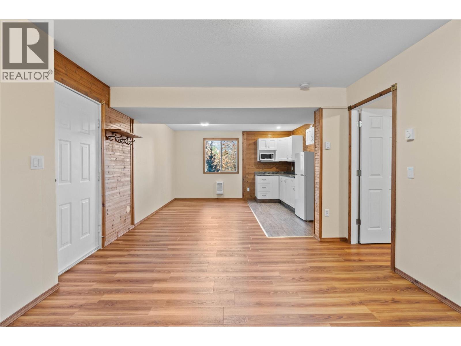  2164 Tomat Avenue, West Kelowna