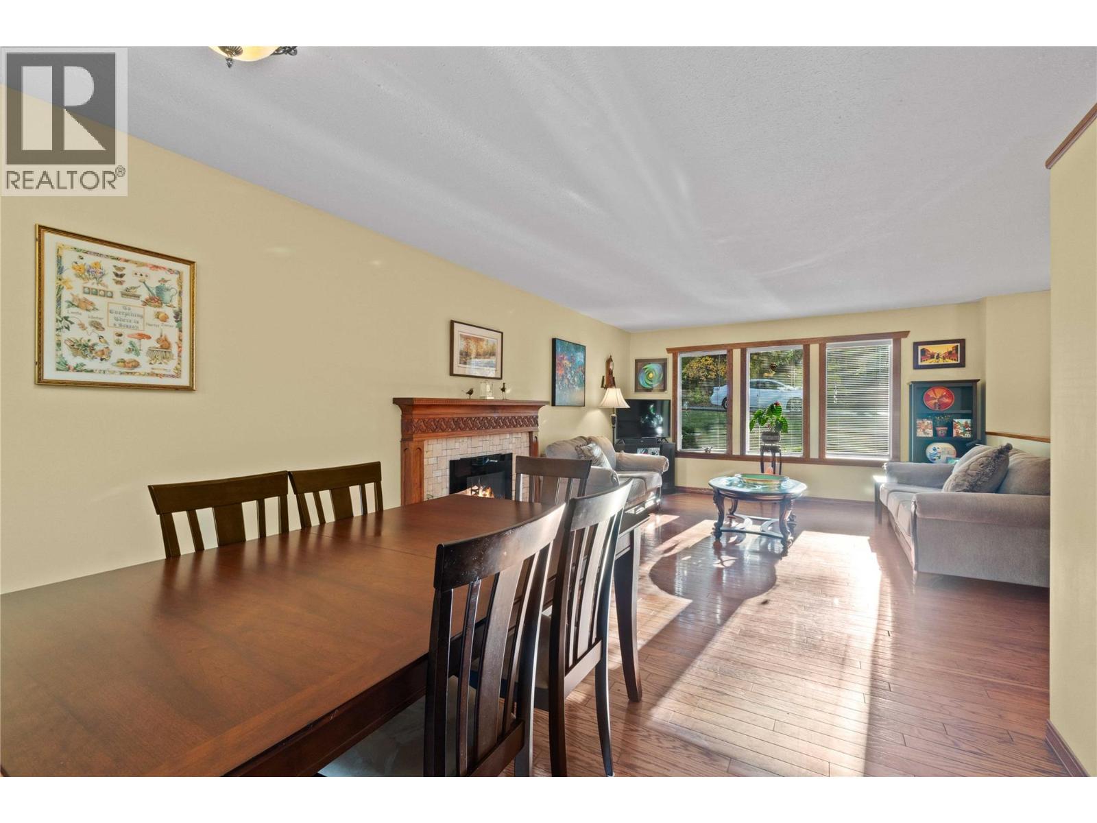  2164 Tomat Avenue, West Kelowna