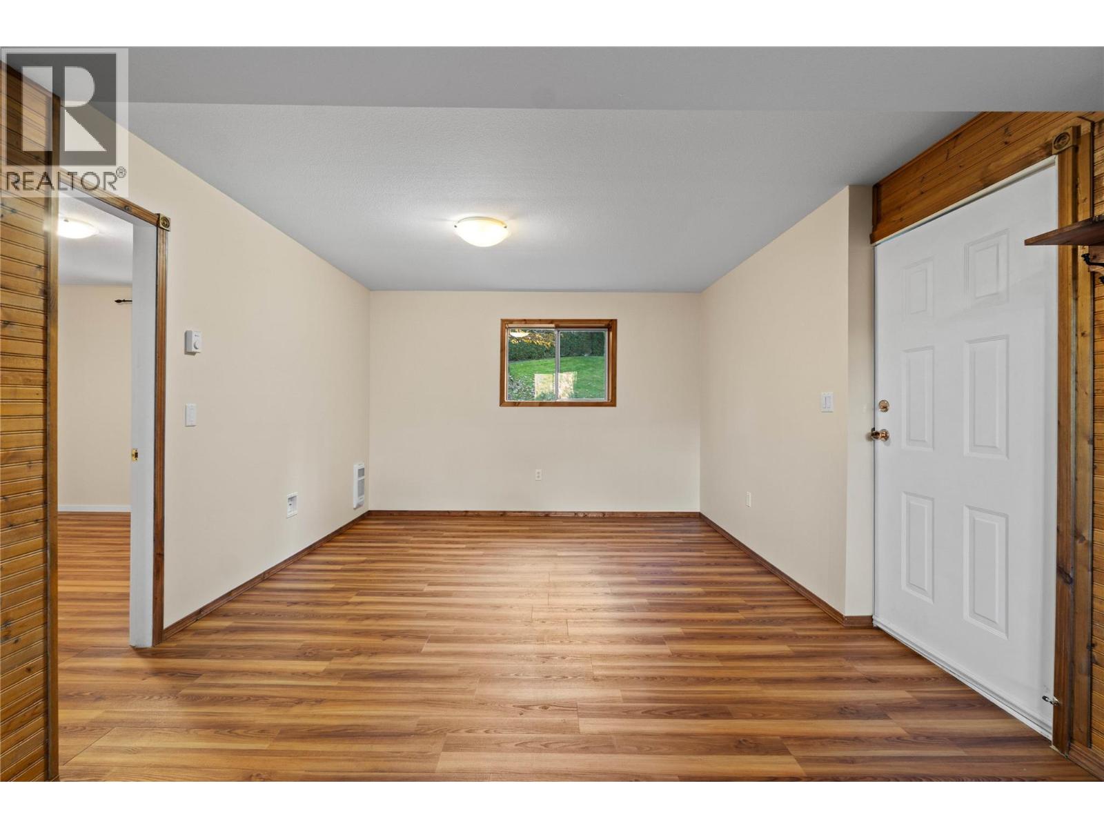  2164 Tomat Avenue, West Kelowna