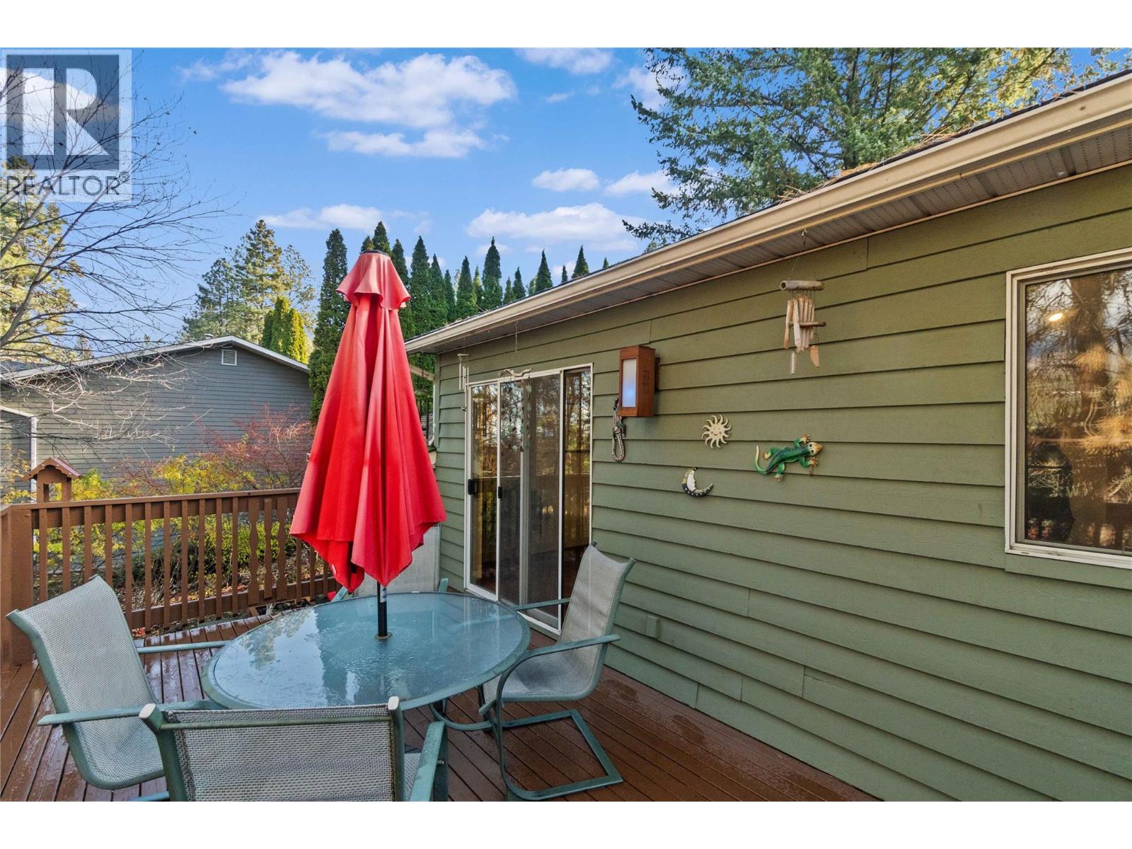  2164 Tomat Avenue, West Kelowna
