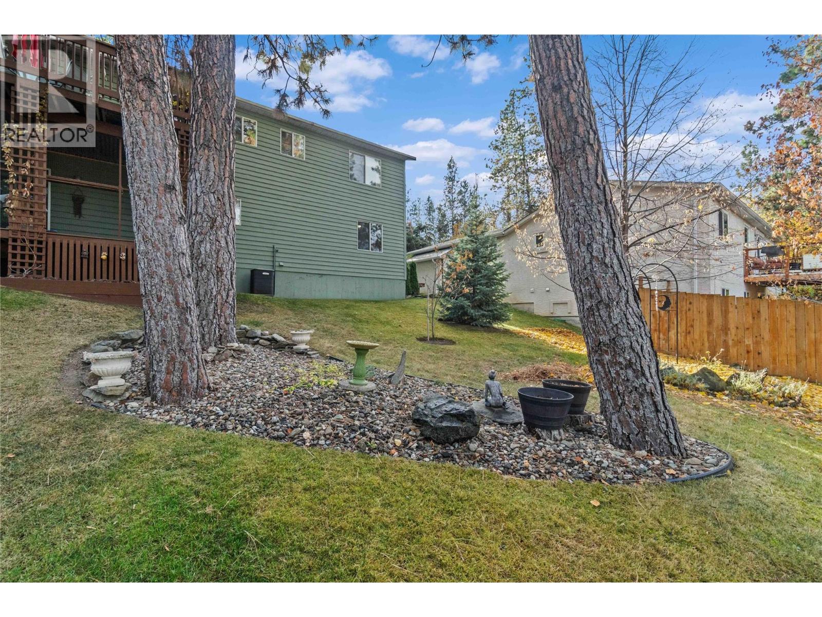  2164 Tomat Avenue, West Kelowna