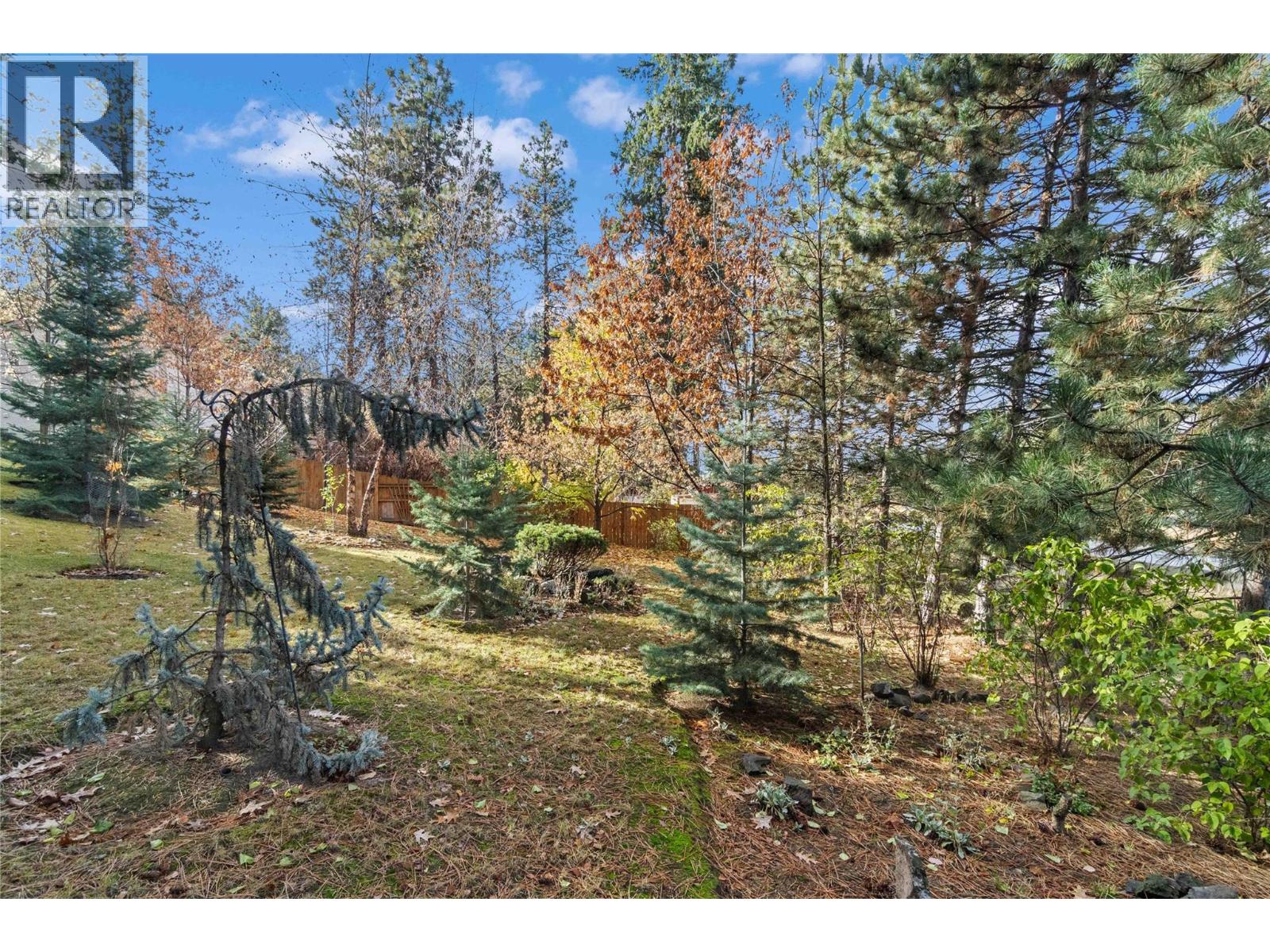  2164 Tomat Avenue, West Kelowna